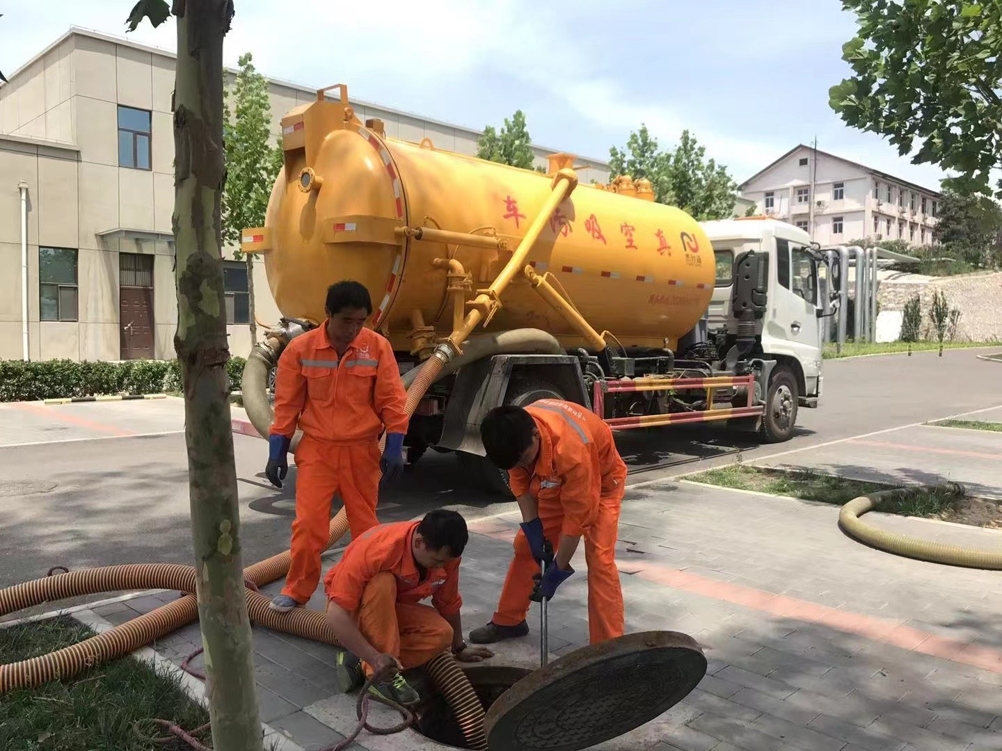 涪陵化粪池清理与5-8吨吸粪车施工效率分析
